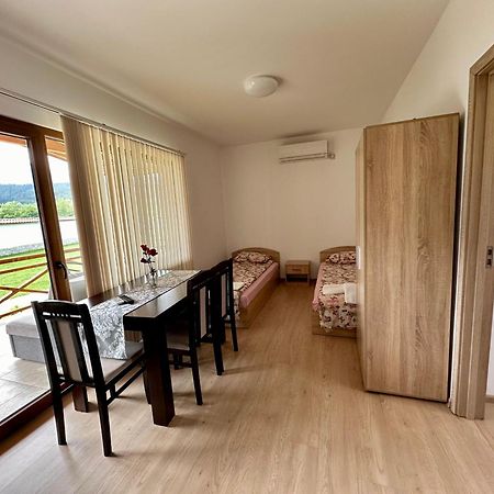 Resilovo Къщи За Гости “Планински Рай” Mountain Paradise מראה חיצוני תמונה